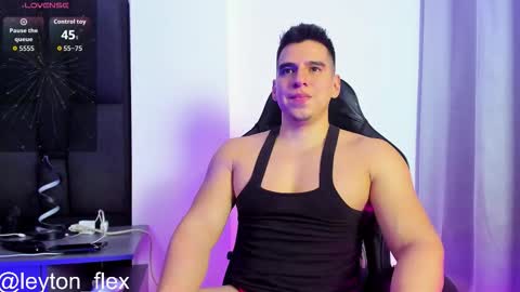 L E Y T O N online show from October 2025 01:03:02 AM