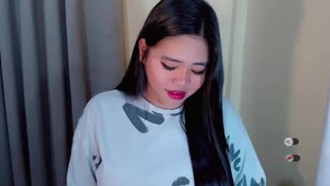 Snapshot of lhara_cumming chatting on October 2025 11:46:01 PM LHARA online show from October 2025 11:46:01 PM