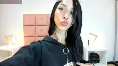 Snapshot of lhiamfitt chatting on October 2025 02:33:01 AM lhiamfitt online show from October 2025 02:33:01 AM