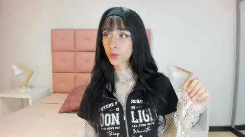 Snapshot of lhiamfitt chatting on October 2025 02:50:02 AM lhiamfitt online show from October 2025 02:50:02 AM