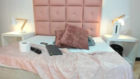 Snapshot of lhiamfitt chatting on November 2025 05:13:01 PM lhiamfitt online show from November 2025 05:13:01 PM