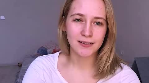 li_ni_ online show from September 2025 01:05:02 PM