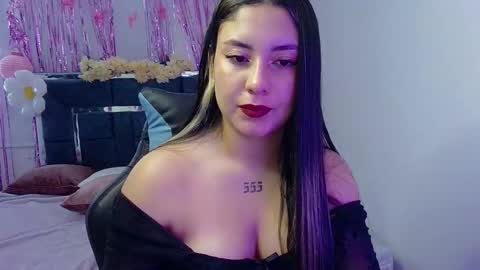 Lia  online show from September 2025 05:57:02 PM