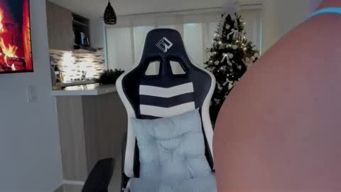 Snapshot of lia_girl2 chatting on December 2025 02:49:01 AM Lia online show from December 2025 02:49:01 AM