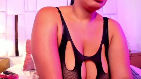 lia_mariana online show from December 2024 06:25:01 PM