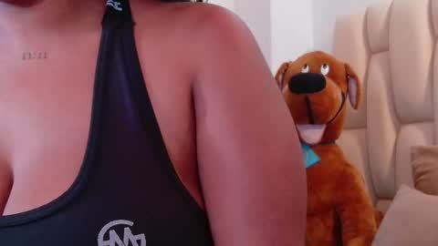 lia_mariana online show from September 2025 06:07:01 PM