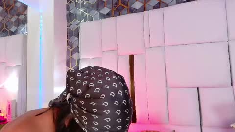 Snapshot of lia_mariana chatting on October 2025 06:06:02 PM lia_mariana online show from October 2025 06:06:02 PM