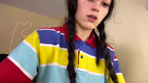 Snapshot of lia_queen610 chatting on December 2025 08:39:01 PM Little Queen Lia online show from December 2025 08:39:01 PM