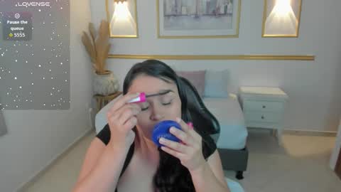 Lia  online show from October 2025 02:11:02 AM