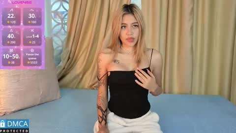 Snapshot of lia_summer1 chatting on October 2025 06:27:01 PM lia summer1 online show from October 2025 06:27:01 PM