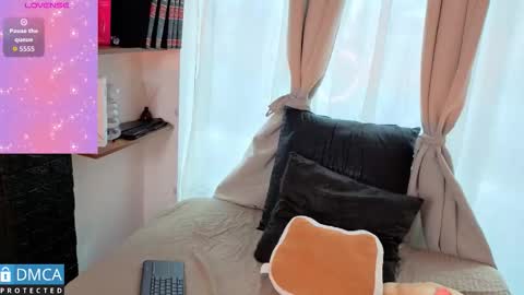 Snapshot of lia_summer1 chatting on November 2025 07:05:02 PM lia summer1 online show from November 2025 07:05:02 PM