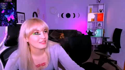 Lia online show from September 2025 07:39:01 PM