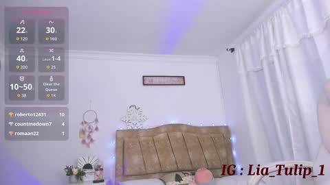lia sandoval  online show from September 2025 02:29:02 PM