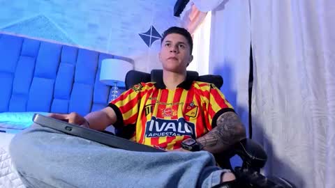 Liam Smith online show from October 2025 12:02:01 PM