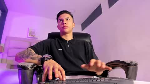 Liam Smith online show from October 2025 12:05:01 PM