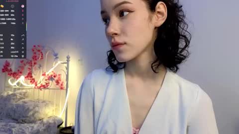 Lia  online show from October 2025 08:42:02 AM