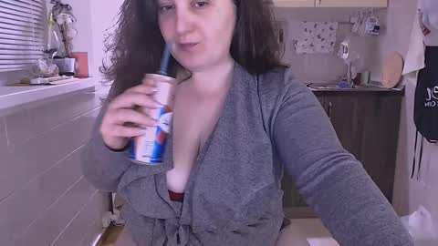 miss Lia  colection for travel online show from October 2025 11:59:02 PM