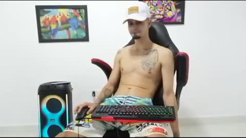 Snapshot of liam_andres12 chatting on November 2025 10:56:02 PM Andres online show from November 2025 10:56:02 PM