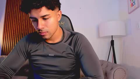 Snapshot of liam_colliins chatting on November 2025 11:44:01 AM Liam Collins online show from November 2025 11:44:01 AM