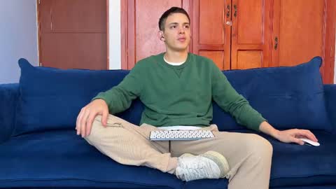 Liam online show from October 2025 12:58:01 PM