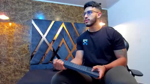 LIAM KLEIN online show from September 2025 11:24:02 AM