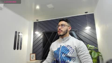 LIAM KLEIN online show from October 2025 11:10:02 AM