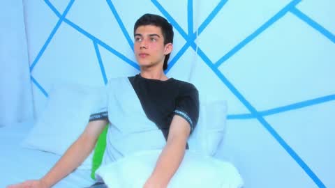 liam_scott7 online show from December 2024 07:12:01 PM