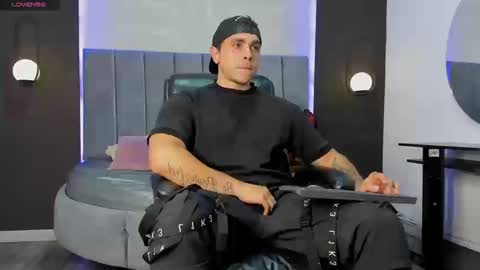 Liam online show from September 2025 08:20:02 PM