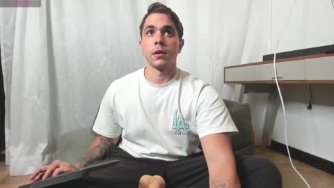 Liam online show from October 2025 04:03:02 AM