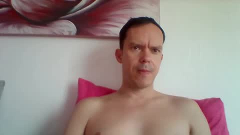 Snapshot of liamrosezn chatting on December 2024 06:01:02 AM LiamRose online show from December 2024 06:01:02 AM