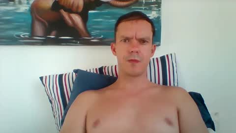 Snapshot of liamrosezn chatting on January 2025 05:04:02 AM LiamRose online show from January 2025 05:04:02 AM