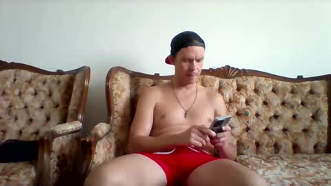 Snapshot of liamrosezn chatting on March 2025 01:17:01 PM LiamRose online show from March 2025 01:17:01 PM