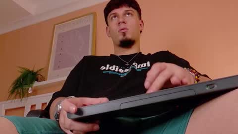 Liam Thunder online show from October 2025 09:02:01 PM