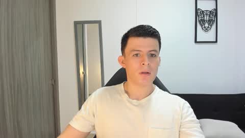 Snapshot of lian_eathan chatting on October 2025 09:37:01 PM lian_eathan online show from October 2025 09:37:01 PM