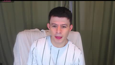 Snapshot of lian_eathan chatting on November 2025 05:44:01 PM lian_eathan online show from November 2025 05:44:01 PM