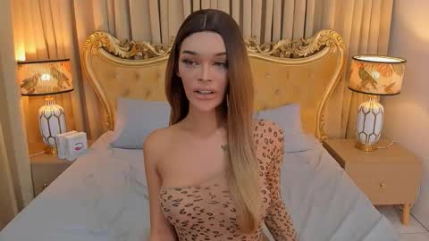 lianafoxontop online show from October 2025 05:03:01 PM