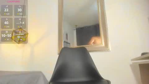 lianfox_ online show from September 2025 12:28:02 PM