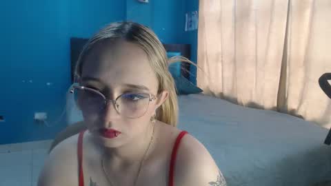 Snapshot of liaroberts1 chatting on October 2025 11:58:01 AM Lia Roberts online show from October 2025 11:58:01 AM