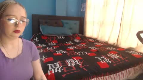 Snapshot of liaroberts1 chatting on November 2025 12:15:01 PM Lia Roberts online show from November 2025 12:15:01 PM