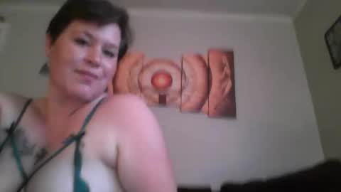 Snapshot of life_as_lindz chatting on October 2025 05:35:01 PM life_as_lindz online show from October 2025 05:35:01 PM