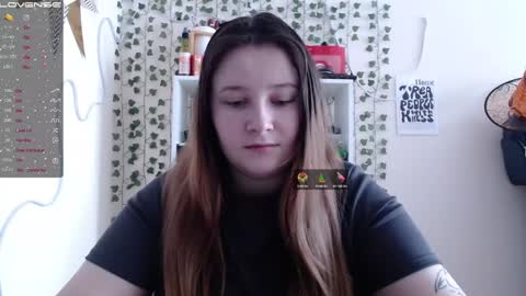 Snapshot of light_lunaa chatting on January 2025 04:25:01 AM light_lunaa online show from January 2025 04:25:01 AM