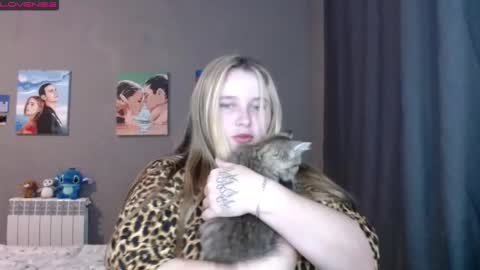Snapshot of light_lunaa chatting on September 2025 01:55:02 PM light_lunaa online show from September 2025 01:55:02 PM