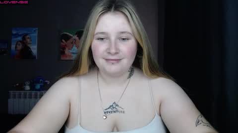 Snapshot of light_lunaa chatting on September 2025 07:02:01 AM light_lunaa online show from September 2025 07:02:01 AM