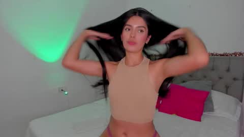 Snapshot of lightshine_ chatting on October 2025 02:30:01 AM Maddie online show from October 2025 02:30:01 AM