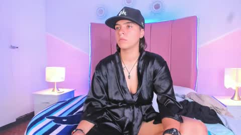 liiam_smith_ online show from September 2025 03:00:02 PM