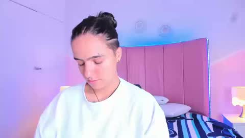 liiam_smith_ online show from September 2025 01:22:02 PM