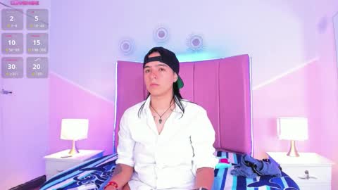 liiam_smith_ online show from September 2025 01:10:01 PM