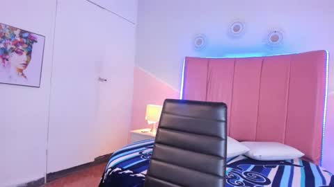 liiam_smith_ online show from October 2025 01:11:01 PM