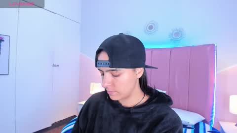 liiam_smith_ online show from October 2025 12:27:01 PM