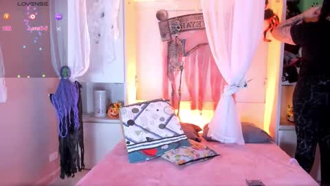         online show from October 2025 11:43:01 AM